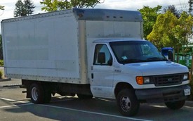 Kỹ sư Google sống trong xe tải ngay ở bãi đỗ công ty để tiết kiệm tiền