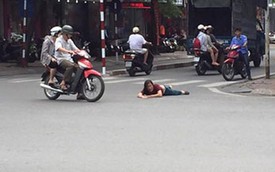 Hà Nội: Hai người phụ nữ nằm ra giữa đường đòi tự tử