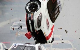 Người dẫn Top Gear Hàn Quốc gặp tai nạn kinh hoàng
