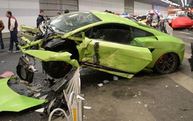 Tai nạn như trong phim “Fast & Furious”, hai siêu xe “trọng thương”