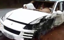 Quảng Ninh: Đâm xe container, Porsche Cayenne hư hỏng nặng