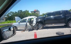 Toyota Hilux húc nát đuôi Kia Morning, 2 chị em bị thương nặng