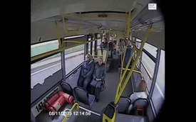 Tài xế xe buýt ngủ gật gây tai nạn, 7 người bị thương