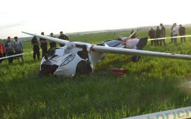 Xe bay AeroMobil gặp tai nạn, người lái thoát chết