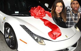 Rapper mang dòng máu Việt mua Ferrari tặng em gái cô Kim “siêu vòng ba”