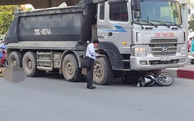 Hà Nội: Ô tô tải cuốn xe máy vào gầm, nam thanh niên tử vong