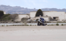 Yamaha Motobot – Rô-bốt có thể lái mô tô như Valentino Rossi