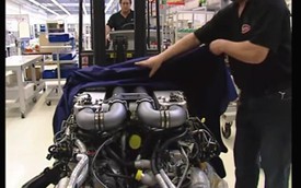 "Soi" quá trình sản xuất động cơ 16 xy-lanh của siêu xe Bugatti Veyron