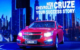 Chevrolet Cruze 2015: sedan hạng C, giá hạng B