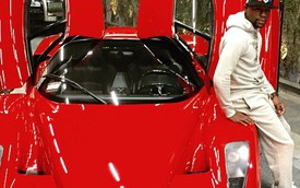 Võ sĩ sở hữu 3 Bugatti Veyron "tậu" thêm Ferrari Enzo