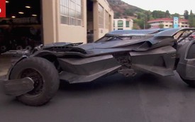 Cận cảnh siêu xe mới của Batman trong tập phim sắp ra mắt