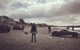 Honda CRV kéo Pagani Huayra "lê lết" trên bãi sỏi