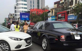 "Mát ga" đâm phải Rolls Royce Phantom Rồng, đền cả tỉ đồng