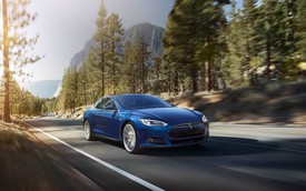 Hệ thống lái xe tự động của Tesla gặp sự cố khi đi trên đường cao tốc