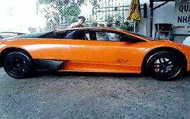 Thanh niên Việt Nam lau xe Lamborghini và cái kết bất ngờ