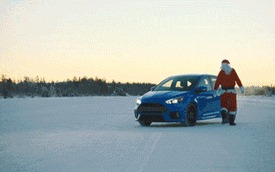 Ông già Noel drift ngoạn mục cùng Ford Focus RS