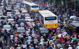Camry 600 triệu: Hà Nội - Sài Gòn tê liệt vì xe hơi