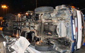 Xe tải tuột dốc cầu Mỹ Thuận: 1 người chết, 3 bị thương