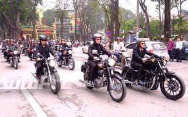 Nhiều biker đến đưa tiễn Trần Lập trong lễ viếng