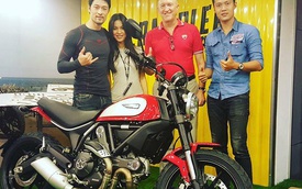 Johnny Trí Nguyễn và bạn gái sắm cặp đôi Ducati Scrambler mới