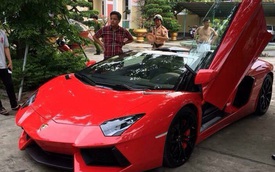 Lamborghini Aventador mui trần độc nhất Việt Nam bị cảnh sát "sờ gáy"