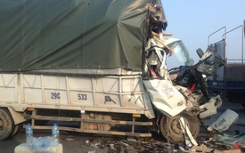 Ô tô tải húc đuôi xe ben đỗ trên cầu Thanh Trì, 1 người tử vong