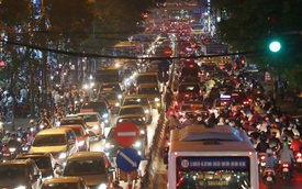 Hà Nội: Tắc đường nghiêm trọng nhiều giờ đồng hồ ở tuyến đường Tây Sơn - Chùa Bộc