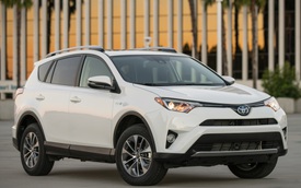Toyota tăng giá hàng loạt xe phiên bản 2017