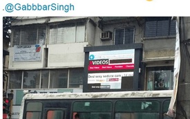 Ấn Độ: Chiếu nhầm phim nóng trên bảng quảng cáo ngoài trời, các tài xế dừng xem đến tắc đường