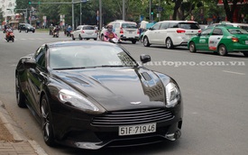 Bắt gặp siêu xe Aston Martin Vanquish của thiếu gia 9X Sài thành dạo phố
