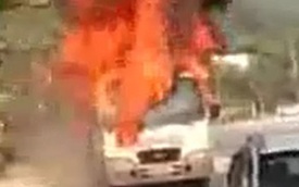 Hà Giang: Xe khách cháy đùng đùng trong ngày mùng 2 Tết