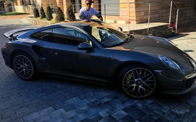 Cristiano Ronaldo mua Porsche 911 sau khi vuột mất Quả bóng vàng