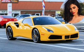Em gái cô Kim "siêu vòng ba" tậu Ferrari 488 Spider màu vàng rực mới