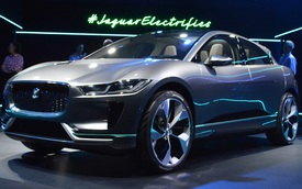Tesla Model X gọi, "báo gấm" Jaguar I-Pace trả lời