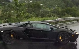 Lamborghini Aventador đâm vào dải ta-luy trong cơn mưa lớn