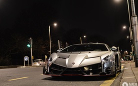 Bắt gặp siêu xe Lamborghini Veneno Coupe không phải để bán chạy trên đường phố
