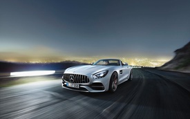 Mercedes-AMG GT Roadster ra mắt, vận tốc không dưới 300 km/h