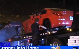Nissan 350Z lao vào nhà dân, nằm đè lên giường của bé trai 4 tuổi