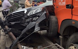 Hải Dương: Mercedes-Benz E400 bị xe container đâm “vỡ đầu”