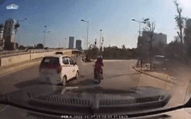 Video tai nạn giữa taxi và xe máy gây tranh cãi trên mạng