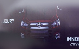 Toyota Innova Crysta mới lần đầu lộ mặt