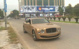 Bentley Mulsanne Speed 2016 màu lạ định cư tại Thanh Hóa