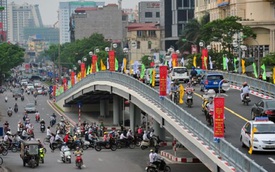 Cấm phương tiện đi lại dưới gầm cầu vượt Láng Hạ