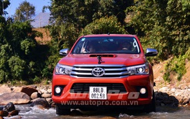 Toyota Hilux chinh phục Ô Quy Hồ - Xe bán tải mà như SUV