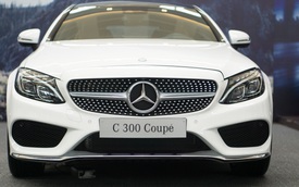 Chốt giá 2,7 tỷ Đồng, Mercedes-Benz C 300 Coupe có gì "hot"?