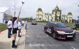 Cầm lái Honda City trên đường đua chuyên nghiệp đầu tiên tại Việt Nam