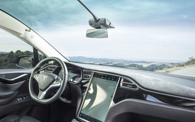 Người dùng Tesla Model X ‘choáng’ vì giá thay thế kính chắn gió