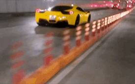 Xem siêu xe Ferrari 458 tăng tốc, vượt hầm Thủ Thiêm