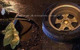 Lọt "hố tử thần" trên đại lộ Nguyễn Văn Linh, nhiều ô tô vỡ lốp, nứt mâm