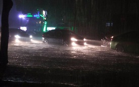 Sài Gòn mưa ngập: giá Uber vượt ngưỡng 4,9x, đi 2km hết gần 170 ngàn